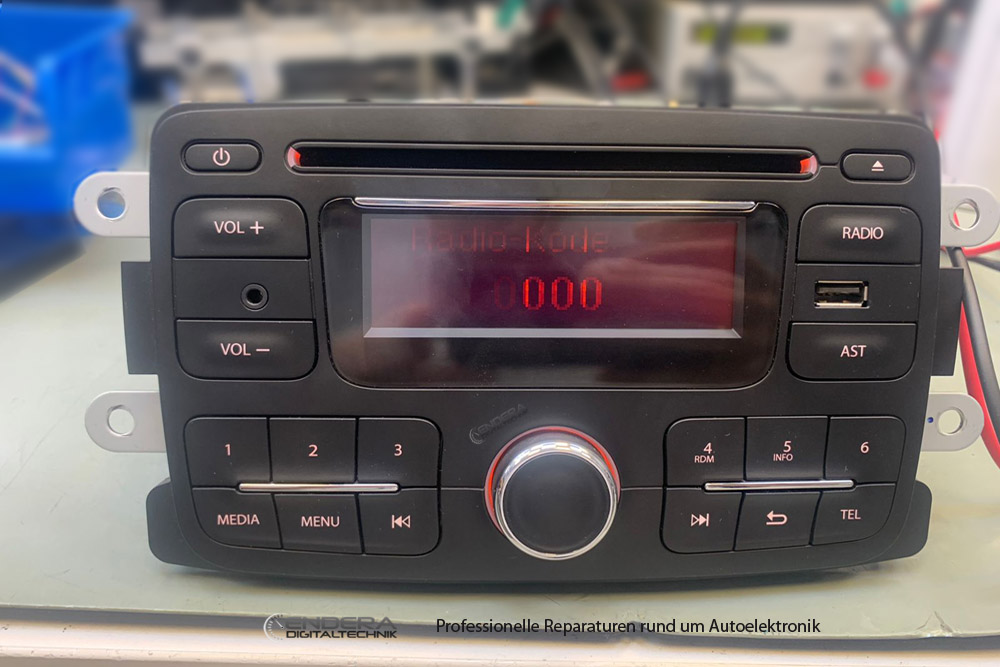 https://www.endera.de/g/i/80/8039/dacia-logan-radio-display-24-1000x667.jpeg